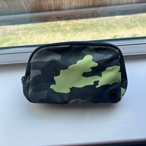 Green camo everywhere belt bag